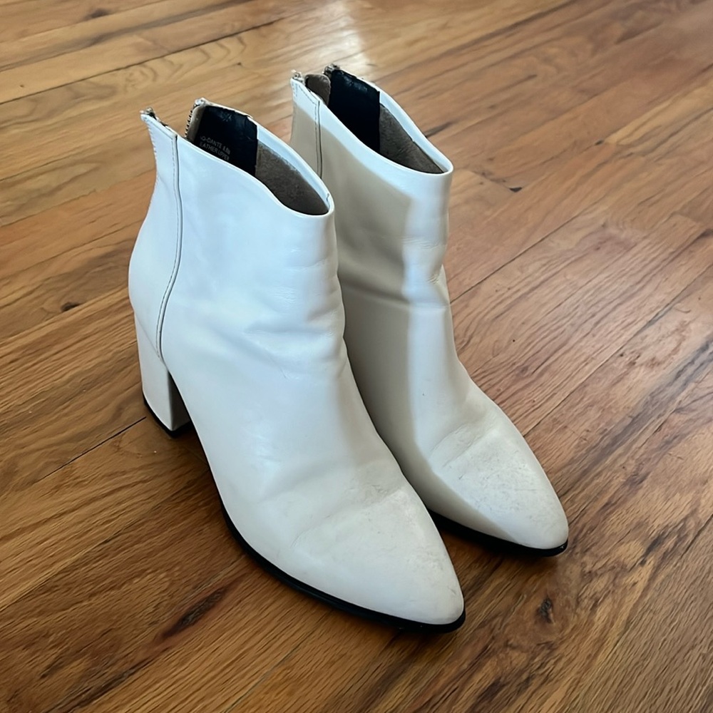 Aqua boots